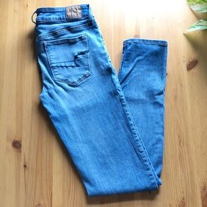 ☁️ SOLD AE Super Stretch Light Wash Jeans